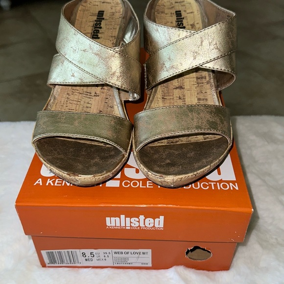 Unlisted Web of Love gold wedge sandals - Picture 1 of 7